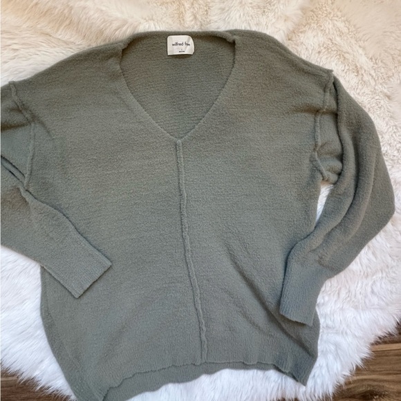 ARITZIA (Wilfred Free) Hush Knit V Neck Sweater - Picture 2 of 8